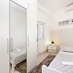 Nikola * Makarska