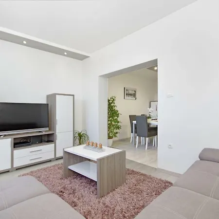 Nikola Apartment Makarska