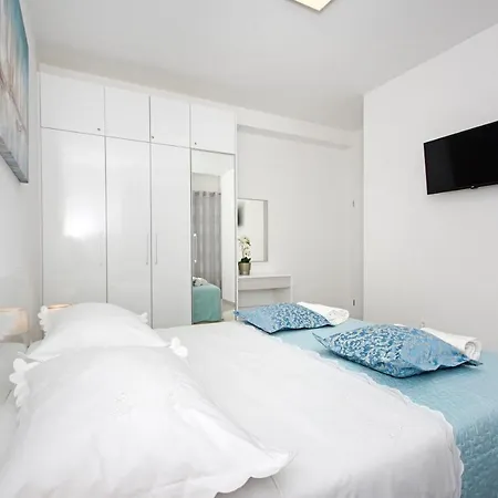 Apartment Nikola *